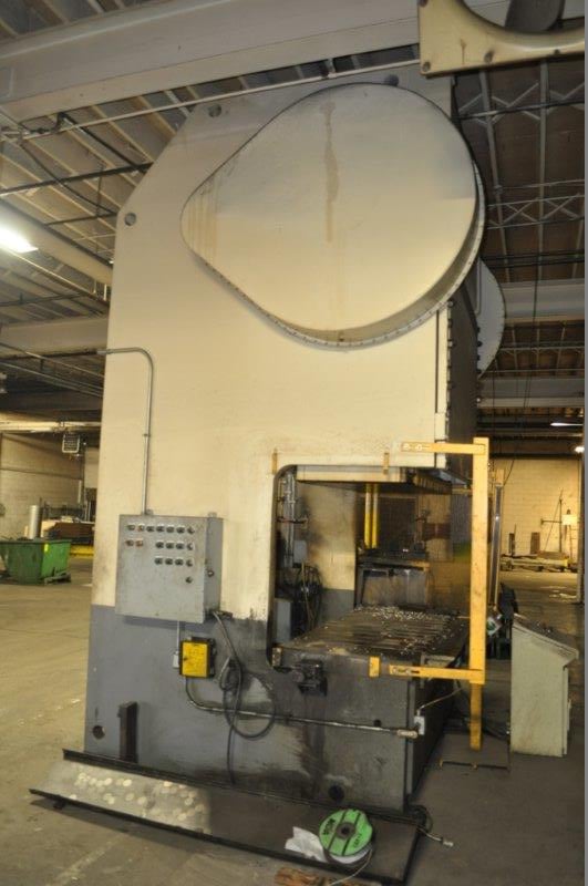 225 Ton, Niagara #S2-G225-77-32.5, 12" stroke, 32.5" Shut Height, 40 SPM, air clutch & brake - Image 2