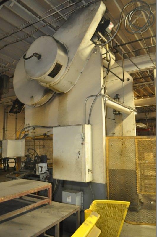 225 Ton, Niagara #S2-G225-77-32.5, 12" stroke, 32.5" Shut Height, 40 SPM, air clutch & brake - Image 4