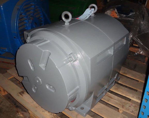 300 HP 1780 RPM Marathon, Frame 447TS, warranty, 460 Volts, new - Image 3