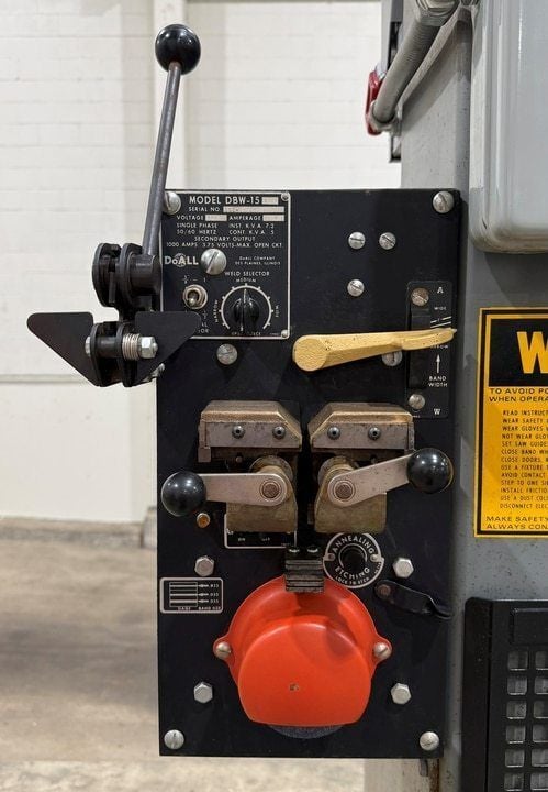 20" x 13" DoAll #2013-V, 26" x26" tilt table, 55-5200 FPM, 2 HP, 154" L x 1" W blade, welder - Image 3