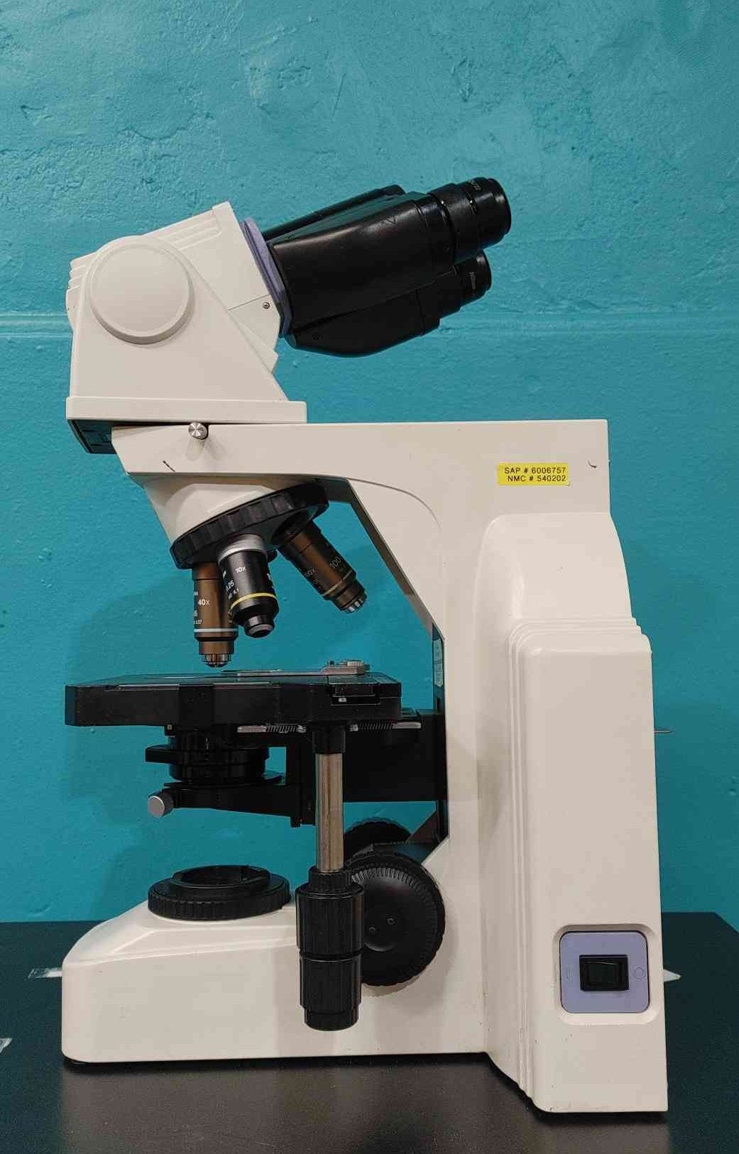 Nikon #Eclipse E400, binocular laboratory microscope, CFI Plan objectives, 40x (2 available) - Image 2