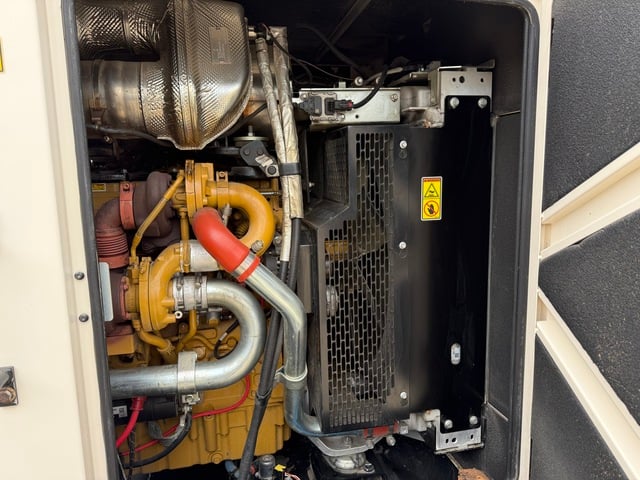 100 KW Caterpillar #XQ125, Diesel Generator, multi-voltage selector switch, 1800 RPM, EMCP 4.2B digital - Image 9