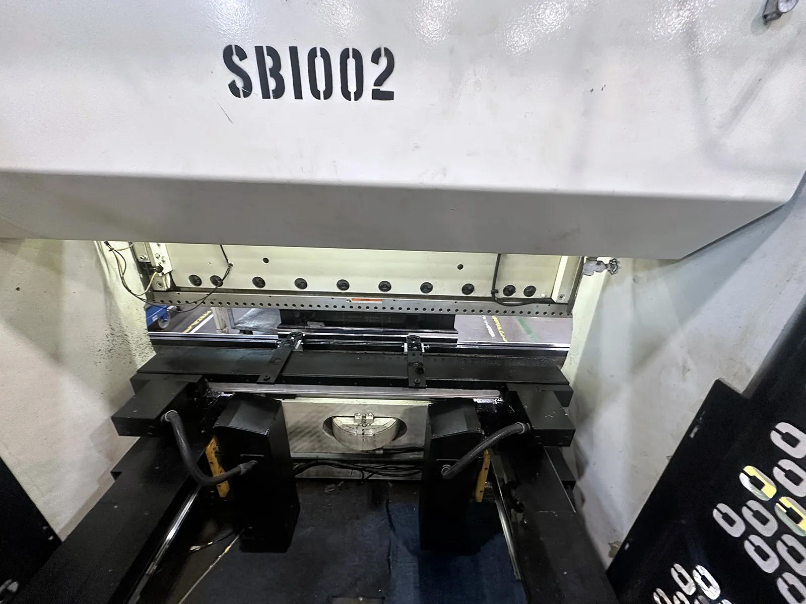 90 Ton, Cincinnati #90PF6, CNC press brake, 8' overall, 78" between housing, 8" stroke, 7" throat, 15" open - Image 5