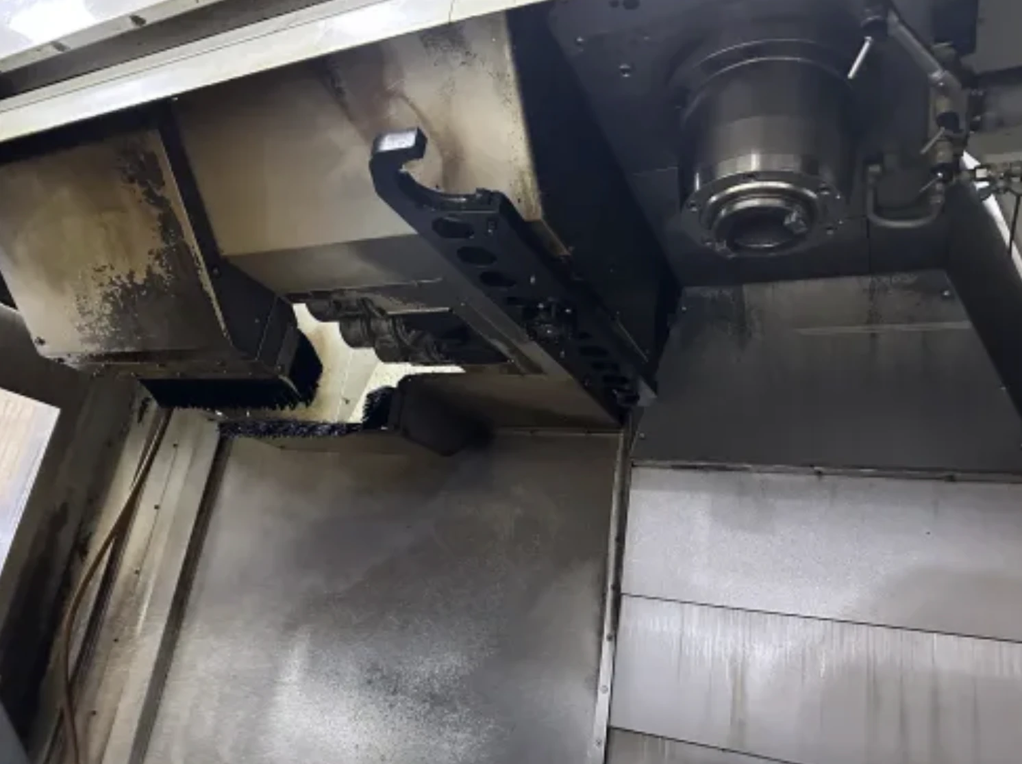 Haas #VF-7/50, CNC Vertical Machining Center, 84" X, 32" Y, 30" Z, 84" x 28" table, 30 HP, 7500 RPM, 30 - Image 5