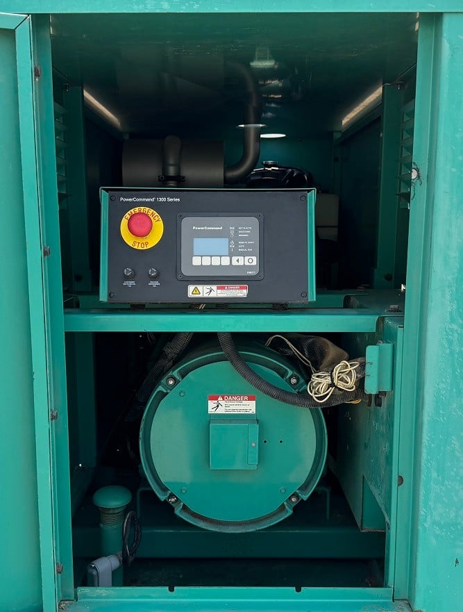 20 KW Onan #DKAE, diesel generator set, 120/240 Volts, 1-phase, Kubota V2203 engine, weatherproof enclosure - Image 4