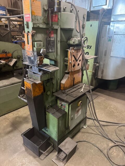 5" x 5" x 1/2" Peddinghaus #Peddiworker-1050, Hydraulic Ironworker, 105 Ton, 10" throat, 1-1/4" diameter thru - Image 3