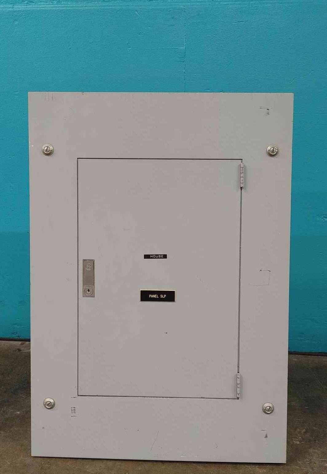 100 Amp. General Electric, NHB, Panelboard, 480Y/277 Volts, 3 phase, w/ GE TED breakers, (13) 20A 1-pole & - Image 2