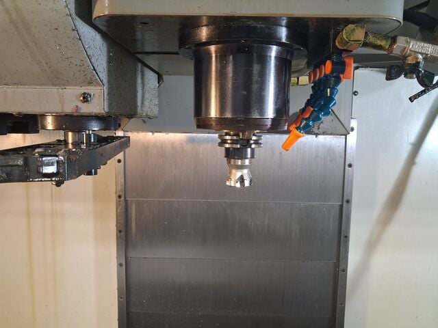 Haas #VF-3B, 4-Axis CNC Vertical Machining Center, 40" X, 20" Y, 25" Z, 30 HP, 10,000 RPM, CT 40, HRT210 - Image 9