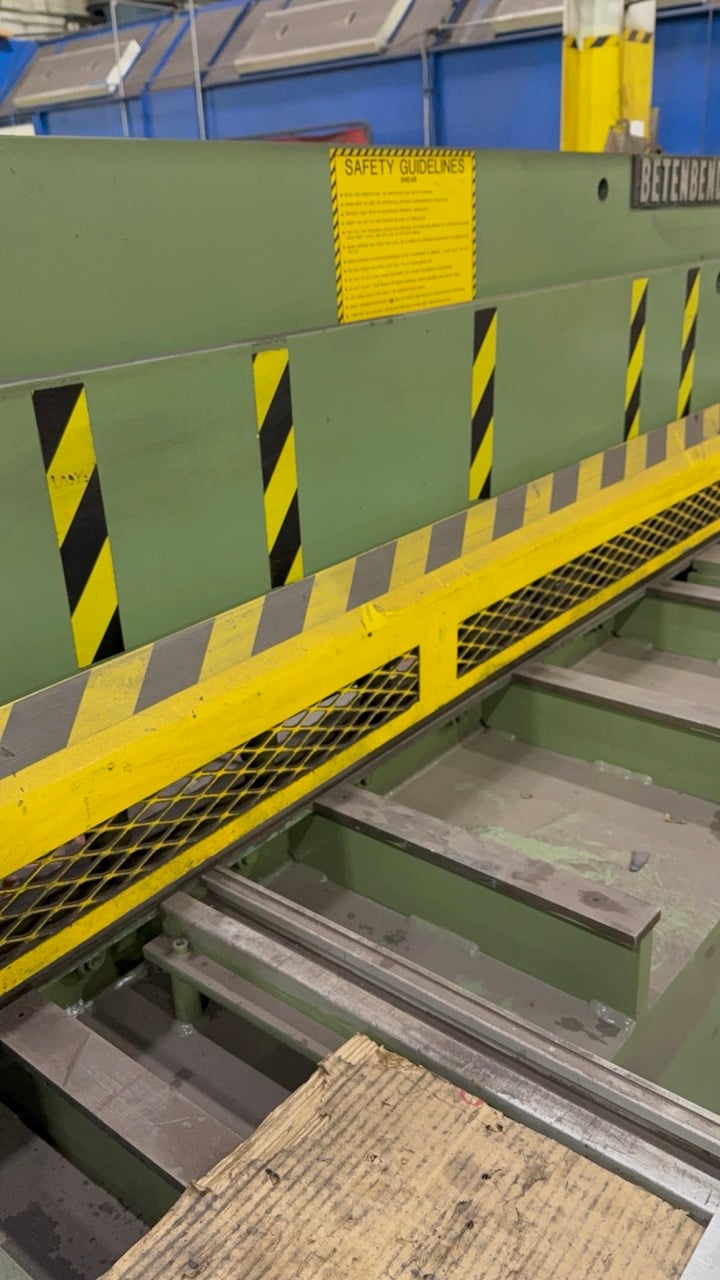1/4" x 12' Betenbender #12-1/4, hydraulic power shear, 13 SPM, 21 hold downs, 35" squaring arm, 15 HP - Image 4