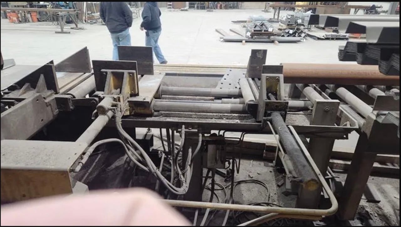 20" x 25" Marvel #2150A-PC2, tilt frame band saw, 30-500 FPM, 1.25" x 17' 6" blade, 99" max. index length - Image 6