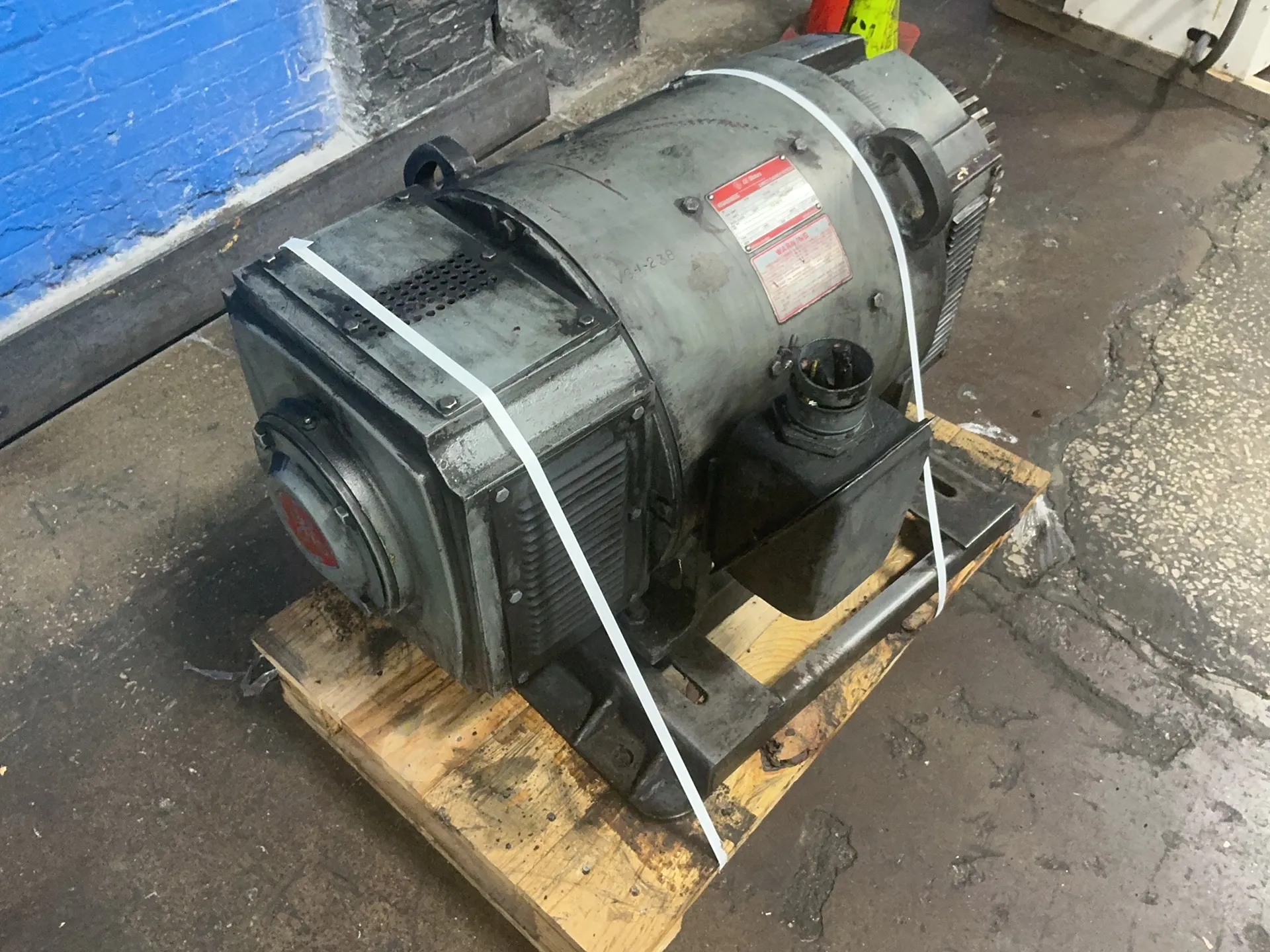 100 HP 1750/2000 RPM General Electric #5CD194SA005A007, DC Motor, Type CD368AT, 500 VDC - Image 3