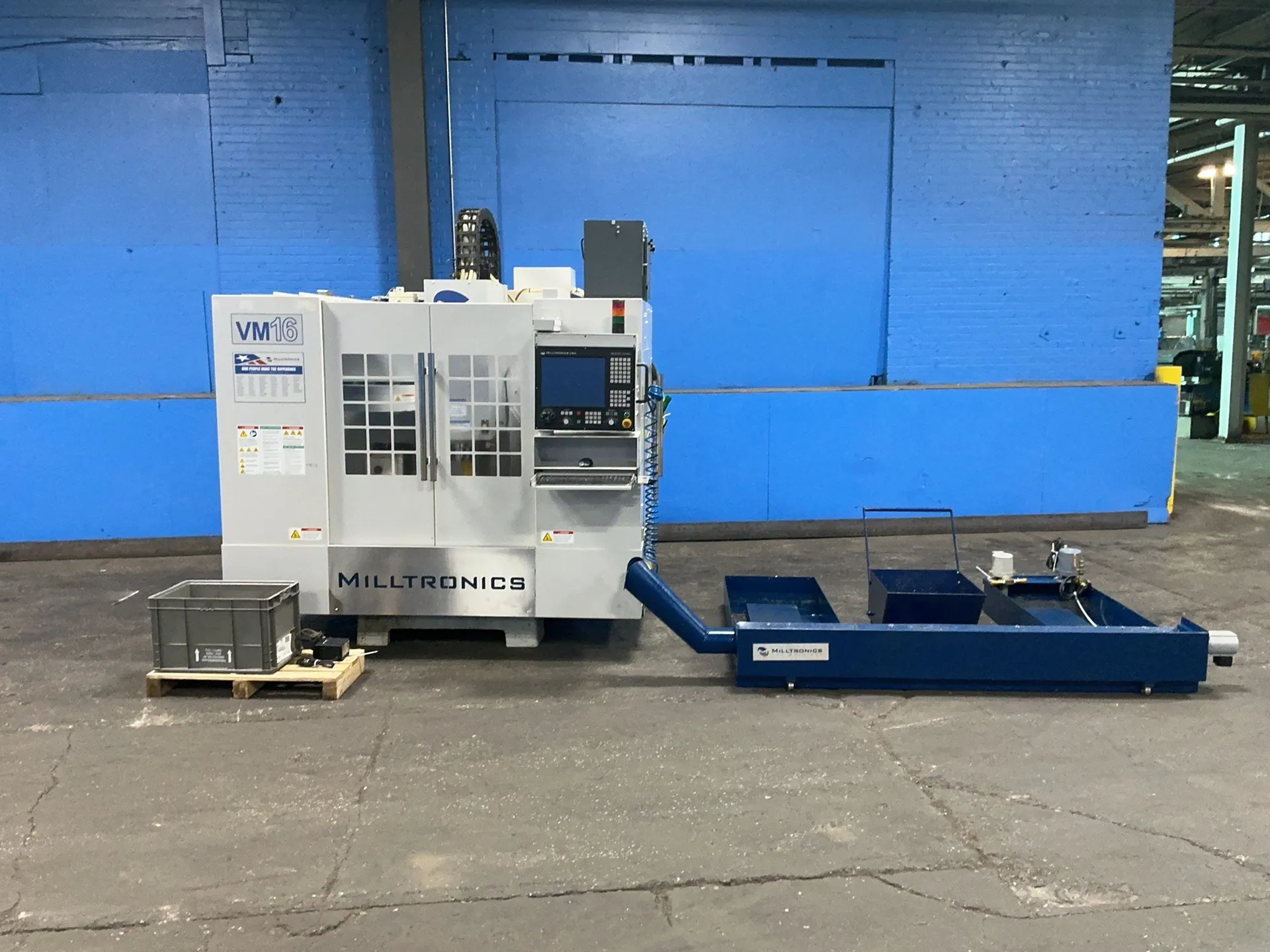 Milltronics #VM16, CNC Vertical Machining Center, 16" x 45.5", 9000 CNC controller, 16 position tool changer - Image 2