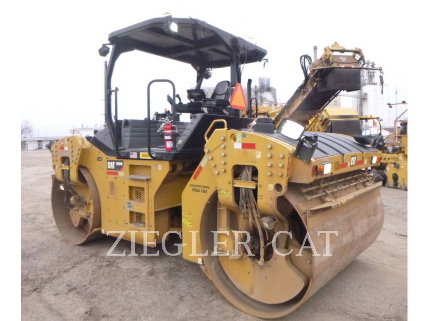 Caterpillar CB68B, Compactor, 6450 hours, S/N: C6800109, 2016 - Image 4
