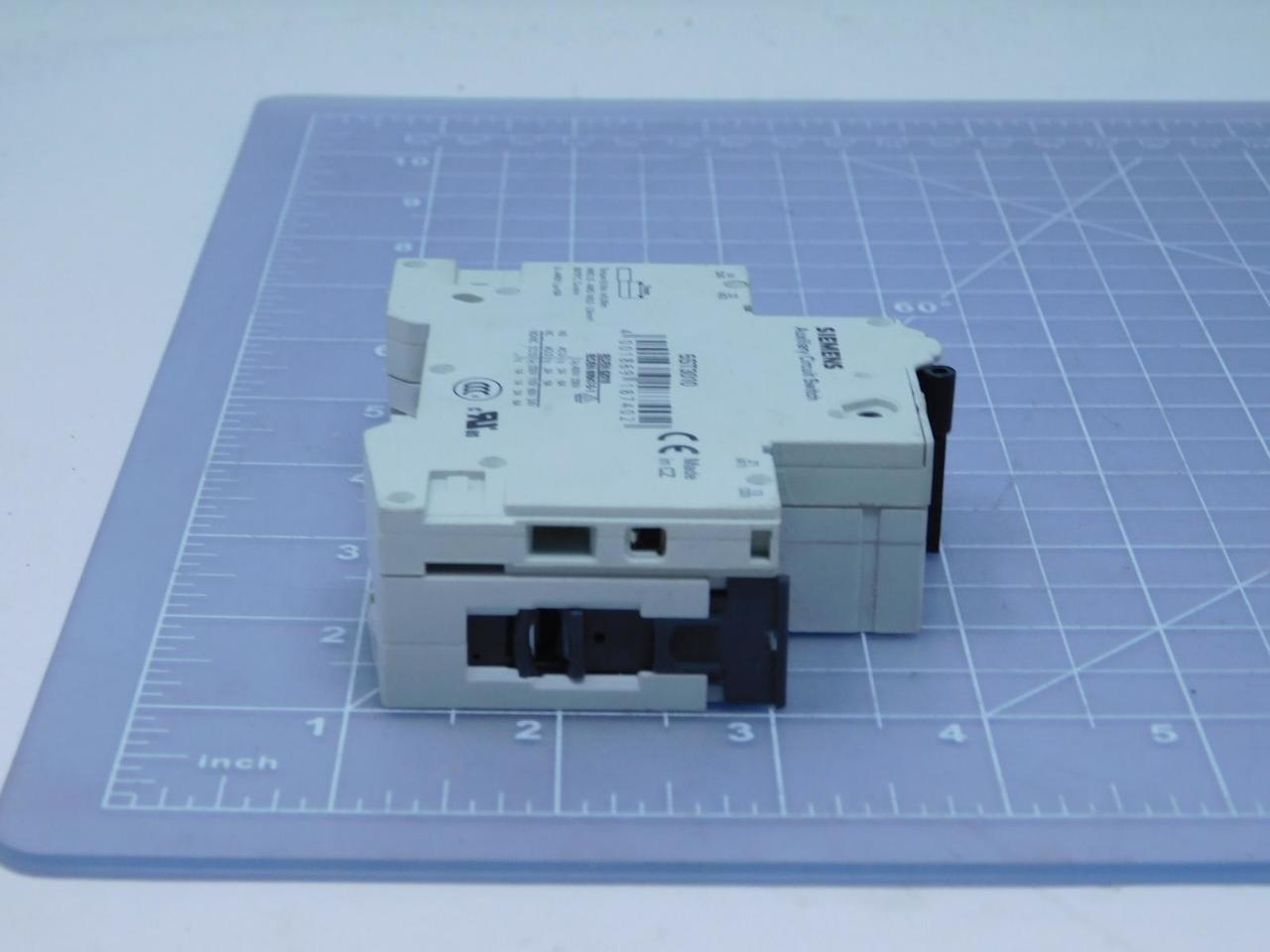 2 Amp, Siemens #5SY6104-7, Circuit Breakers 1 Pole 4 A w/ 5ST3010 Auxiliary Circuit Switches, LOT of 24 - Image 7
