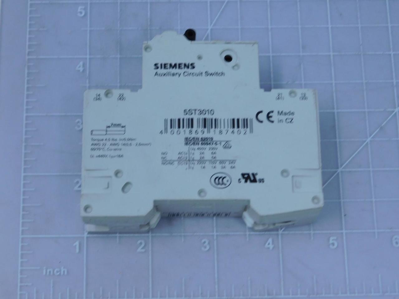 2 Amp, Siemens #5SY6104-7, Circuit Breakers 1 Pole 4 A w/ 5ST3010 Auxiliary Circuit Switches, LOT of 24 - Image 8