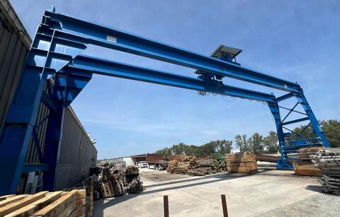 10 Ton, TM Equipment, overhead bridge powered gantry crane, 50' span, class C, motorized end trucks, runs on - Image 1