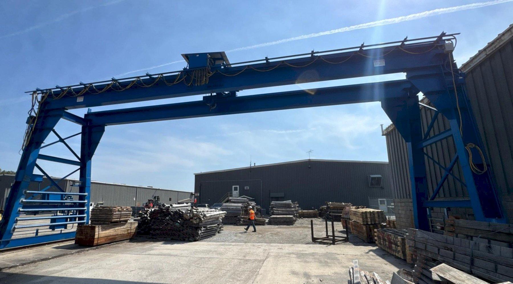 10 Ton, TM Equipment, overhead bridge powered gantry crane, 50' span, class C, motorized end trucks, runs on - Image 2