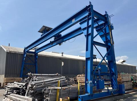 10 Ton, TM Equipment, overhead bridge powered gantry crane, 50' span, class C, motorized end trucks, runs on - Image 3