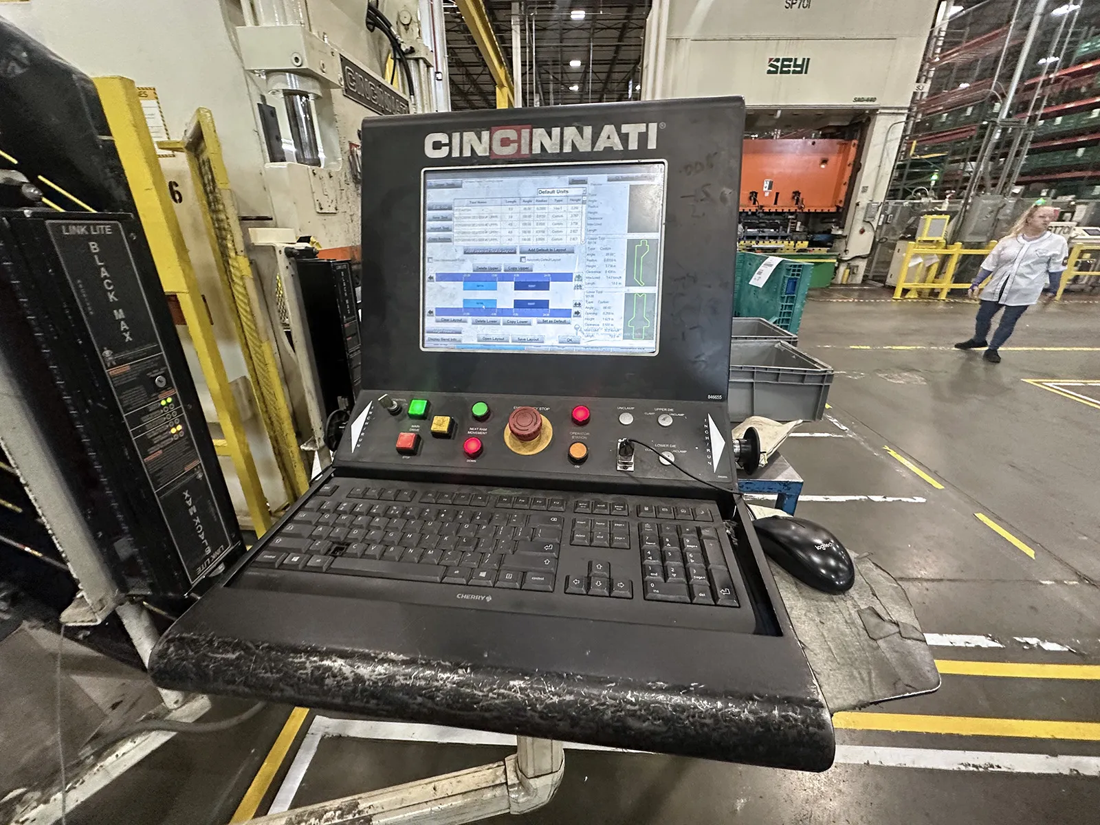 60 Ton, Cincinnati #60PF4, CNC hydraulic press brake, 6' overall, 54" between housing, 11" stroke, 20" open - Image 2