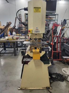6 .5" x 6.5" x .5" Geka #HYD-110, ironworker, 110 Ton, 24" x 1/2" flat shear, 2" bar shear, 1.57" thru 7/8" - Image 3
