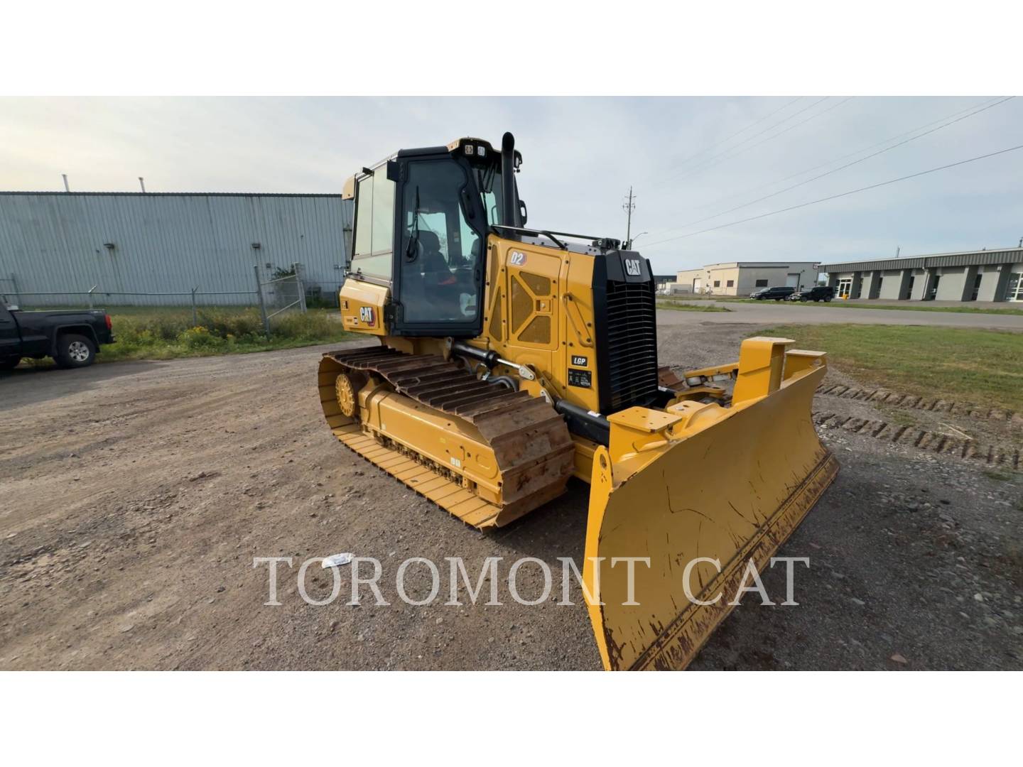 Caterpillar D2-12LGP, 328 hours, S/N: XKR04683, 2025 - Image 2