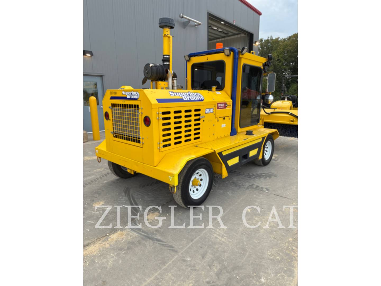 Superior SM74C, Road Broom, 316 hours, S/N: 923883, 2023 - Image 4