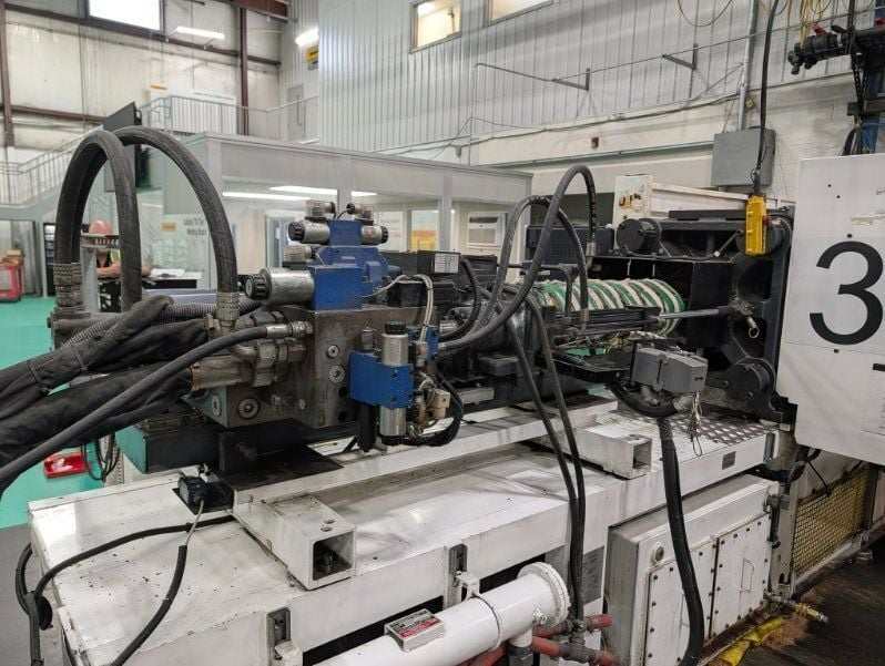 170 Ton, 15.8 oz., Cincinnati Milacron #Magna-T-Servo-170, injection molding, core pull, 2014 - Image 9