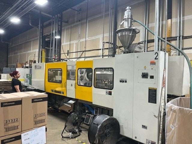 310 Ton, 40 oz., Toshiba #ISGS310V10-19B, injection molding machine, Injectvisor V10 Control, 1999 - Image 1