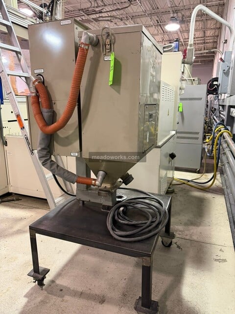 Conair Franklin #D30H2000000, Dryer w/Compu-Dry CD30 Control & Drying Hopper, hopper #18137001, steel table - Image 4