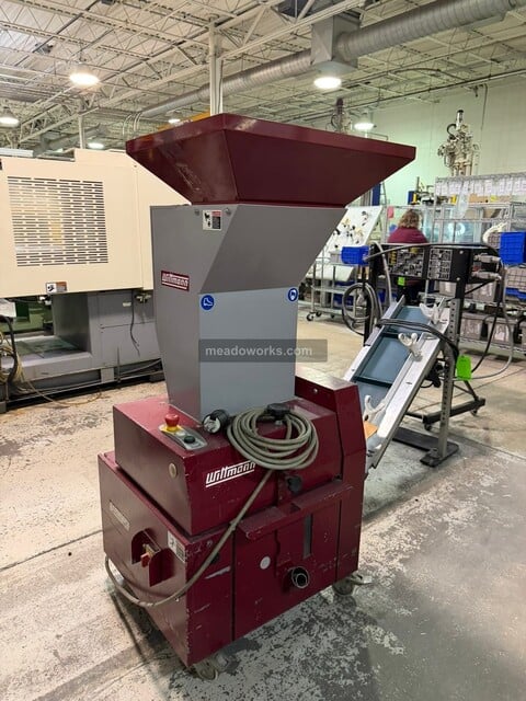 Wittmann, Granulator, 3 HP, 260 RPM rotor, CMB control station, on casters, 230 V., 3 Ph., 2008 - Image 2