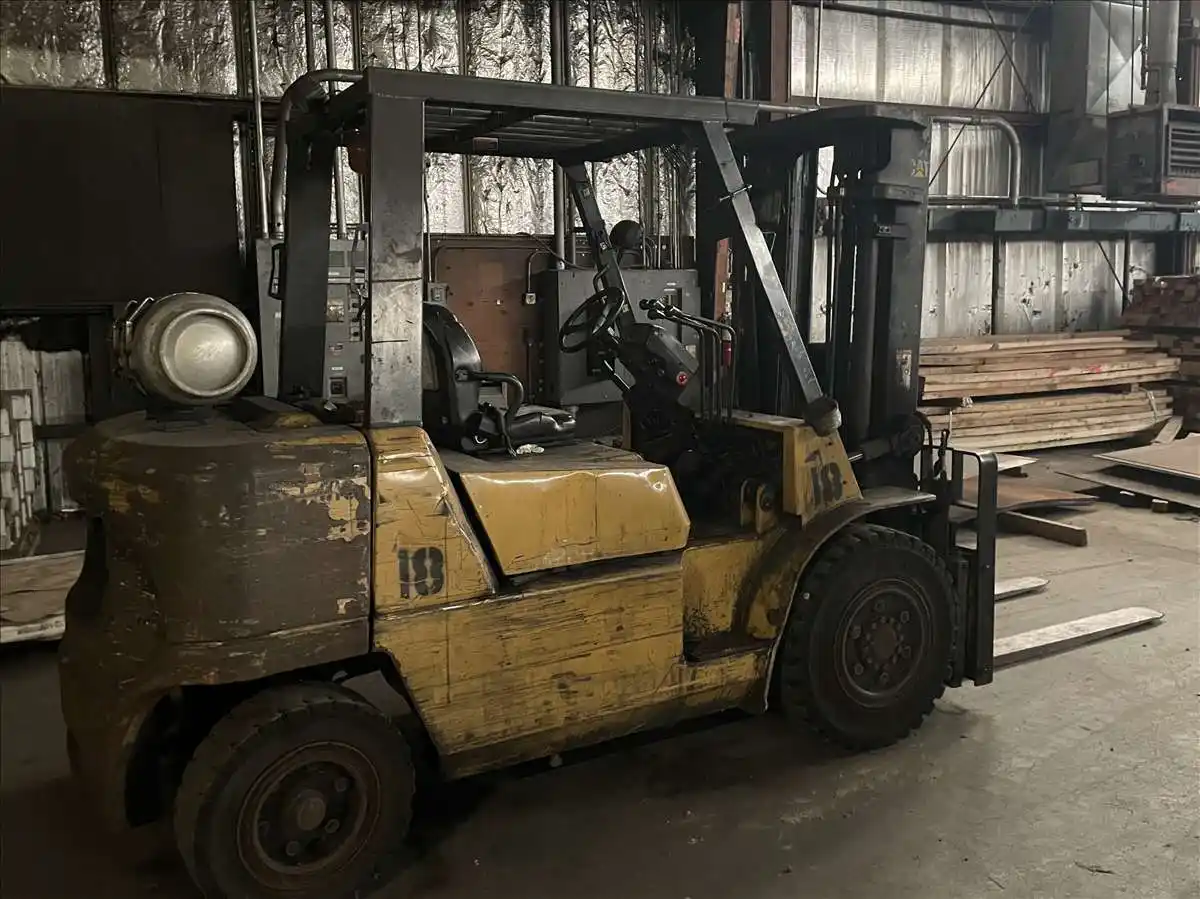 8000 lb. Caterpillar #GP40K-LP, LPG forklift, 187" lift height, side shift, cushion tires, 2008 - Image 2