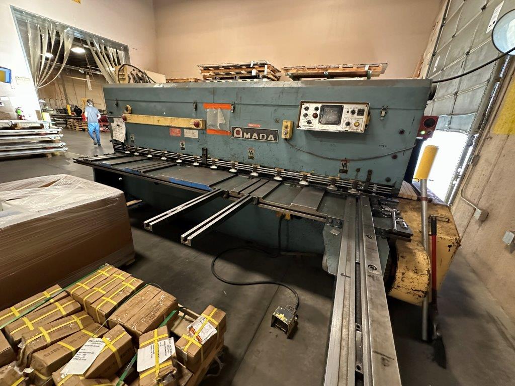 1/4" x 10' Amada #M-3060, mechanical shear, 13 hydraulic holddowns, 40" power Back Gauge, 60 SPM, 15 HP - Image 8