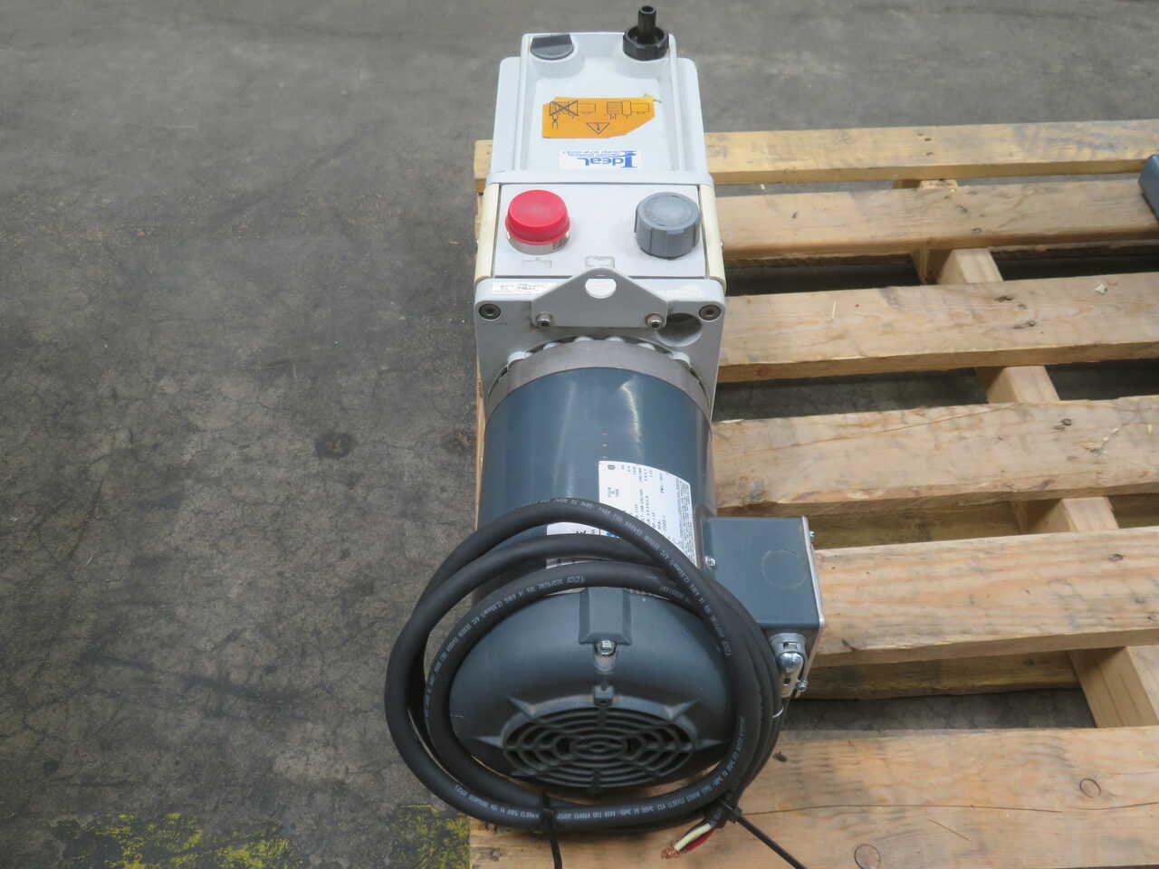 Edwards #E2M30, Rotary Vane Pump - Image 5