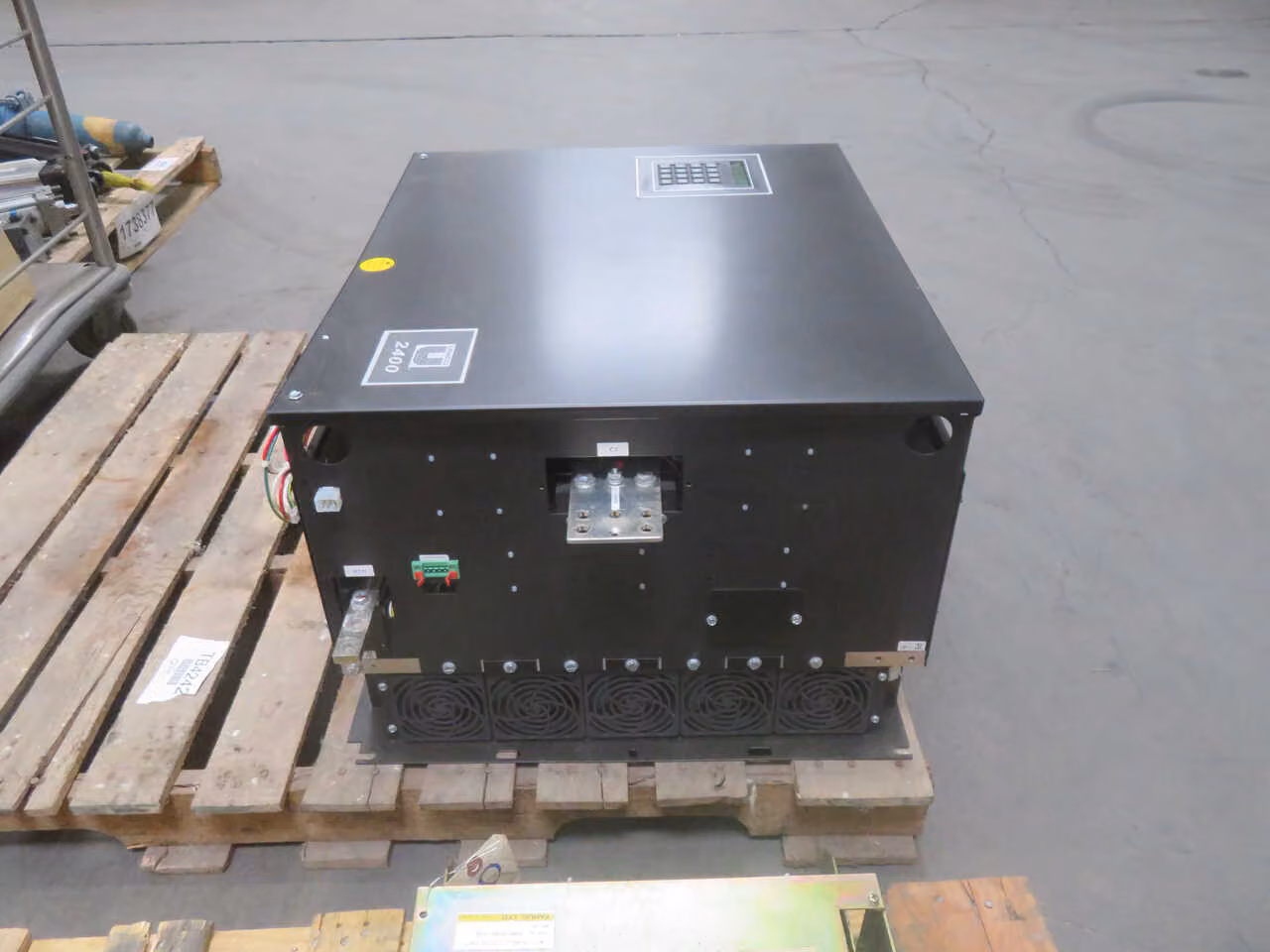 500 HP Unico #2461 E27, Inverter, 520 Volts - Image 4