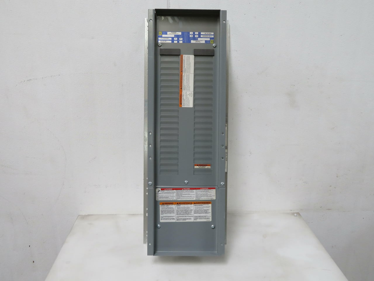 200 Amp, Square D 12199210030280001, Series E2 Panelboard, 240D/120 VAC, 3 phase, 4 Wire - Image 1