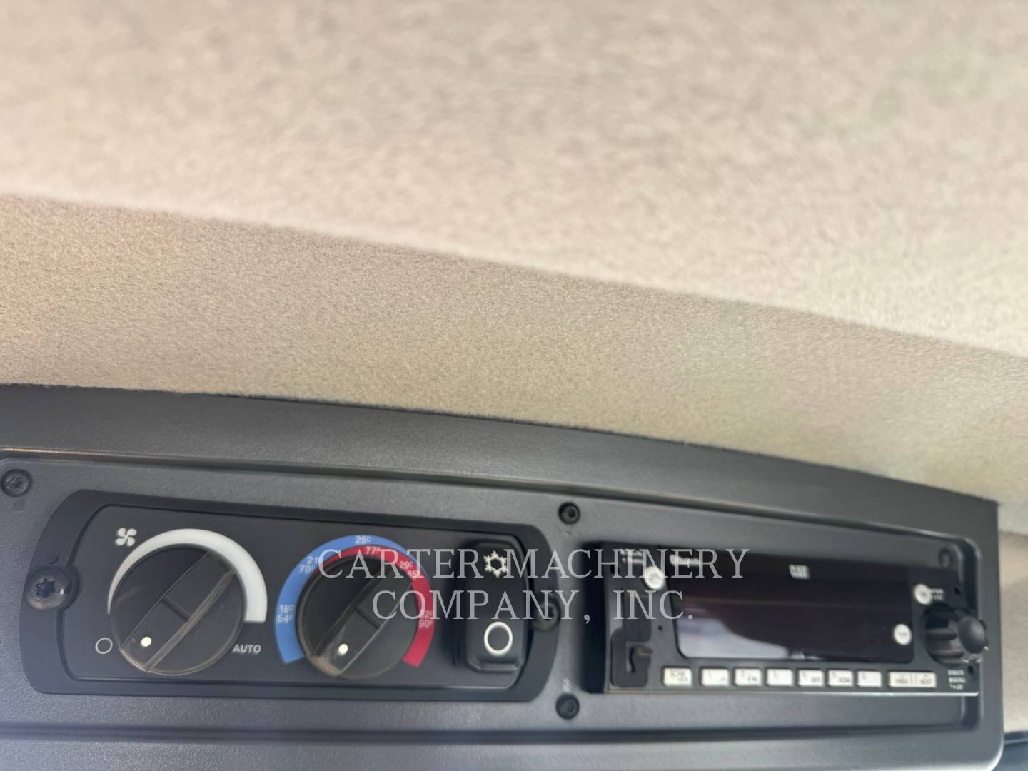Caterpillar D5, 567 hours, S/N: Z6A02358, 2024 - Image 8