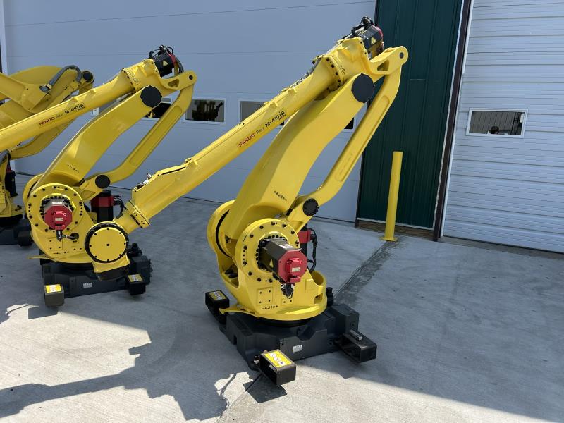 Fanuc #410i, robotic case palleti, gripper, 35 boxes/min., 10' infeed conveyor, pallet dispenser, 15' pallet - Image 1