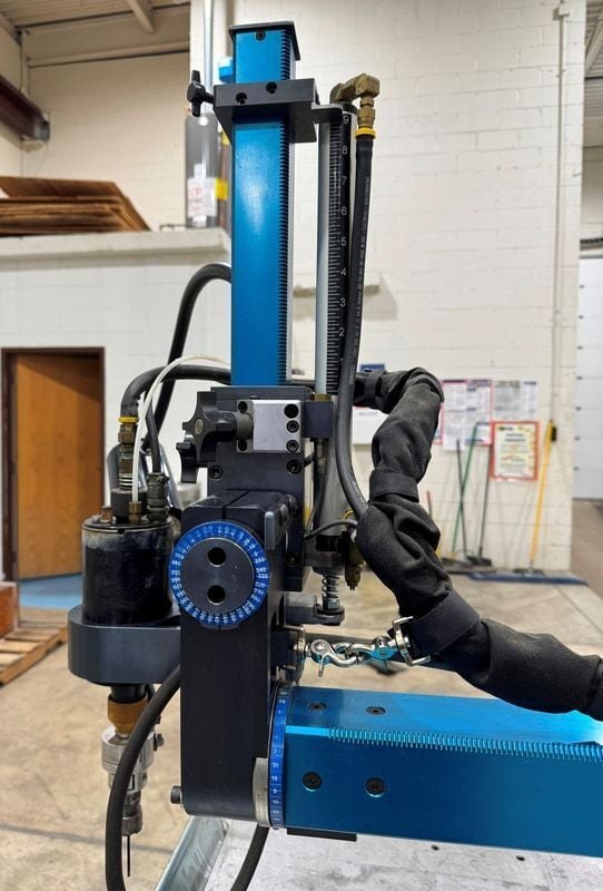 Cammann #C-27SQSS, 15 KVA, 1-1/2" one-cut tap capacity, 4-Axis, 360° rotation, 2002 - Image 6