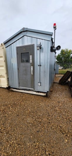 12' x 8' MCC Building, heated, skidded - Image 1