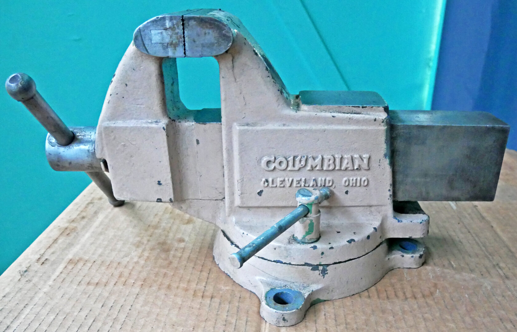 Columbian, 4" Bench Vise, 4" Jaw Width - Image 7