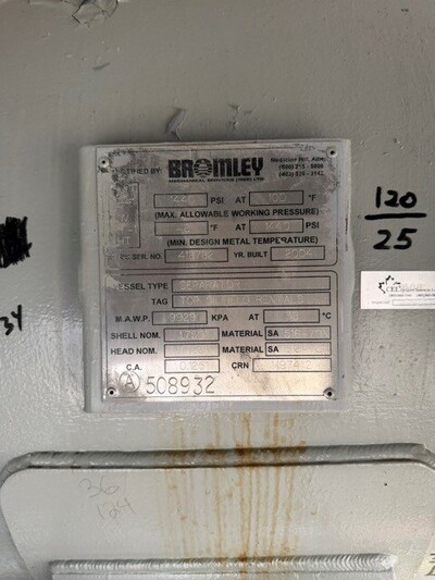 36" x 10' Bromley, sour horizontal separator, 3-phase, 1440 psi, w/ 24" 1650 psi blowcase, skidded, housed - Image 7