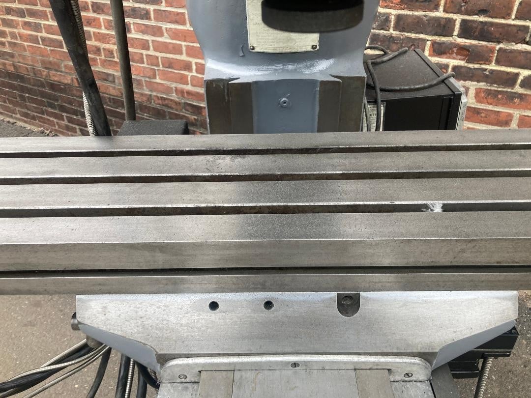 Bridgeport, Vertical Milling Machine, 9" x 42" table, 1 HP, power feed, 220 V. - Image 3