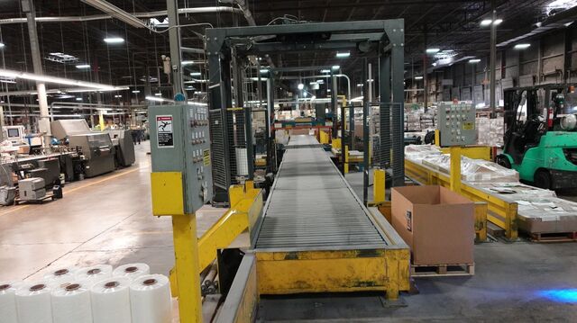 Lantech, automatic pallet stretch wrapper, conveyorized, w/ Signode compression strapping machine, powered - Image 10