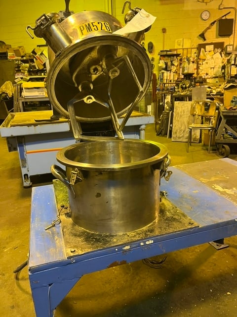 1 gallon Ross #LDM-1, lab double planetary mixer, Stainless Steel bowl, vacuum hood, 1-1/2 HP vari-drive - Image 2