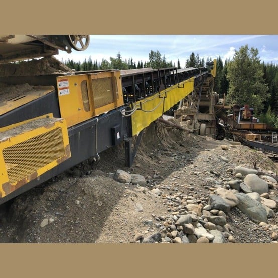 36" wide x 60' long Portable Stacking Conveyor, truss style frame, belt drive, single axle tandem wheel - Image 2