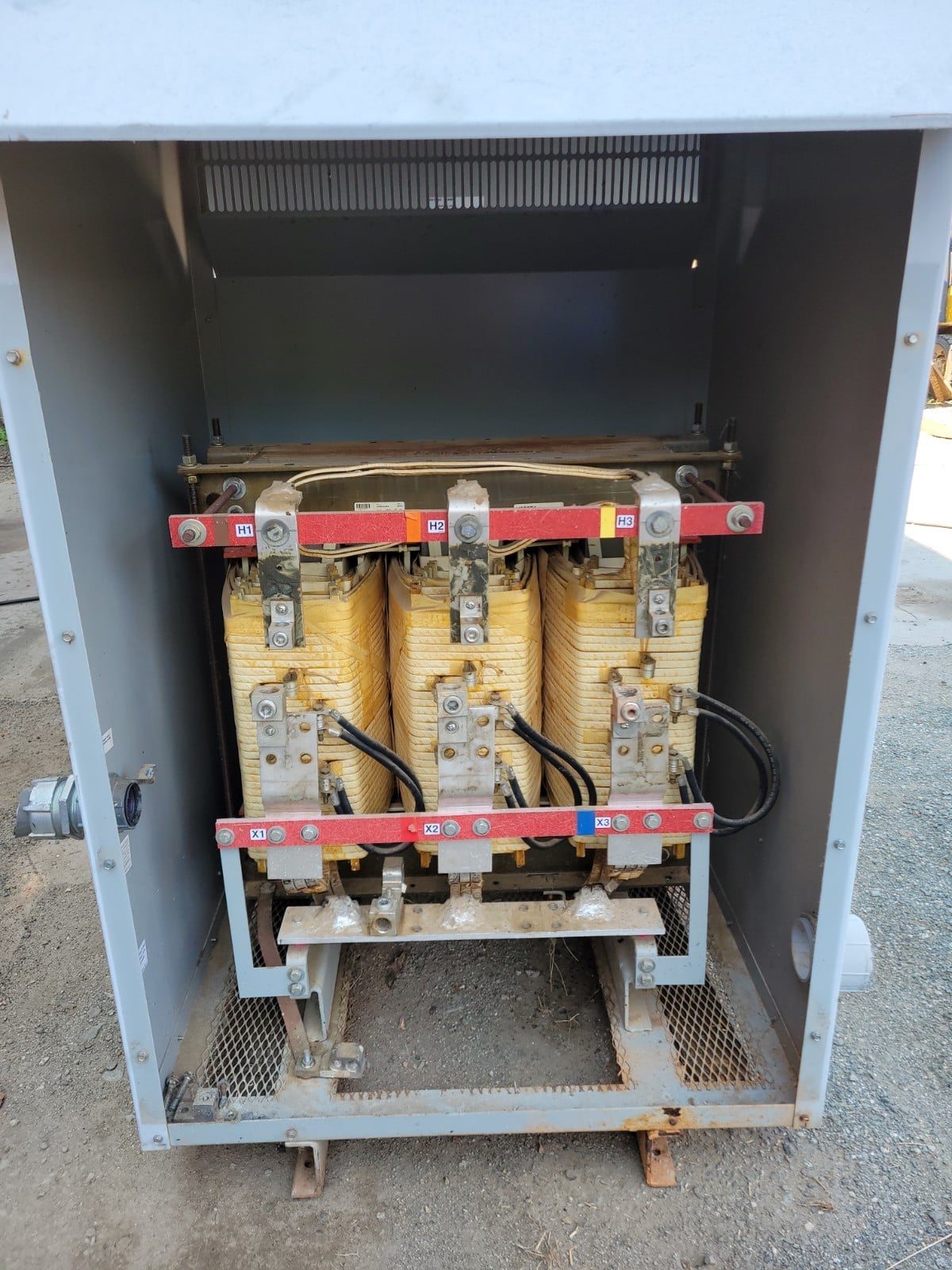300 KVA 480 Delta Primary, 208Y/120 Secondary, Eaton #V48M28T33EE, Dry Type Transformer, 3 phase, 3R - Image 2