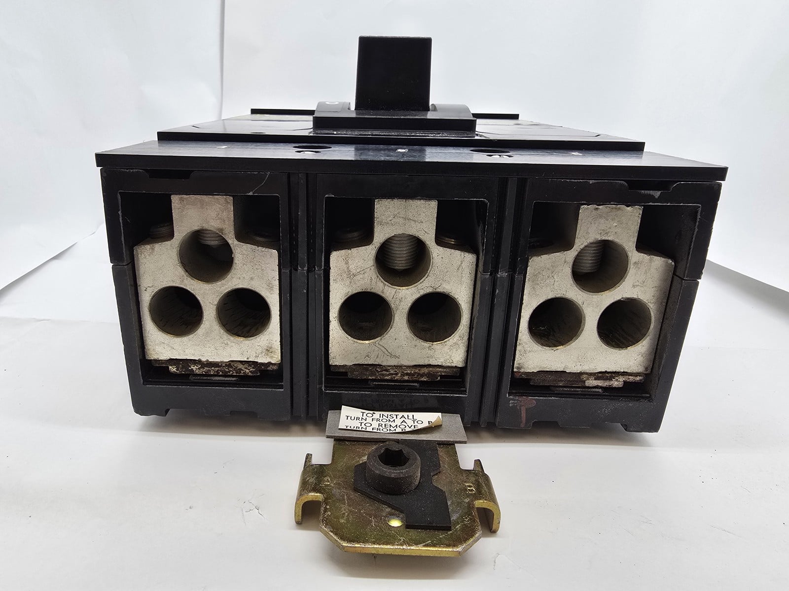 700 Amps, Square D #MA36700, I-Line Circuit Breaker, 3P, 600 Volts, 22KA, Series 2, w/ Mounting Hardware - Image 7