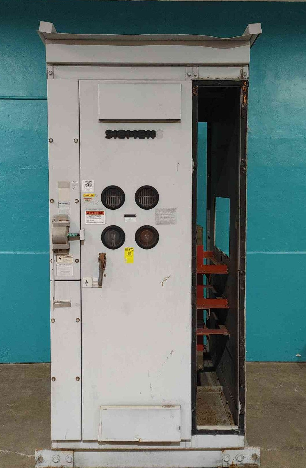 600 Amp. Siemens, interrupter switch, 15V max, AS IS - Image 1