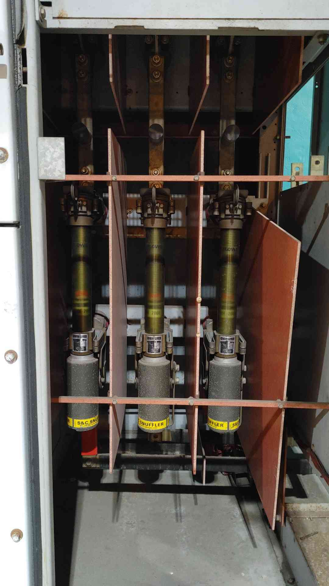 600 Amp. Siemens, interrupter switch, 15V max, AS IS - Image 2