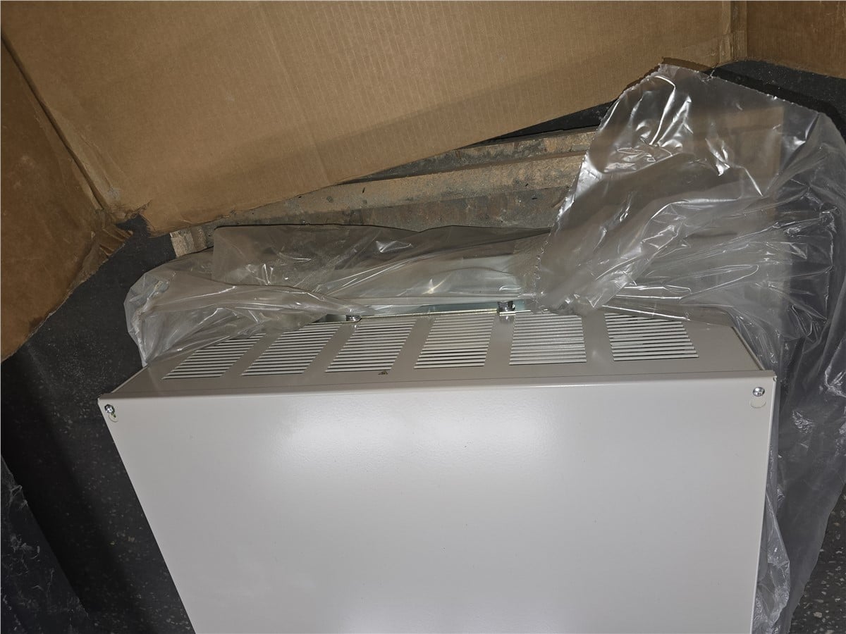 500 HP Yaskawa #CIMR-AU4A0675UAA, A1000 AC drive, 675 amps, 480 Volts, 3 phase - Image 2